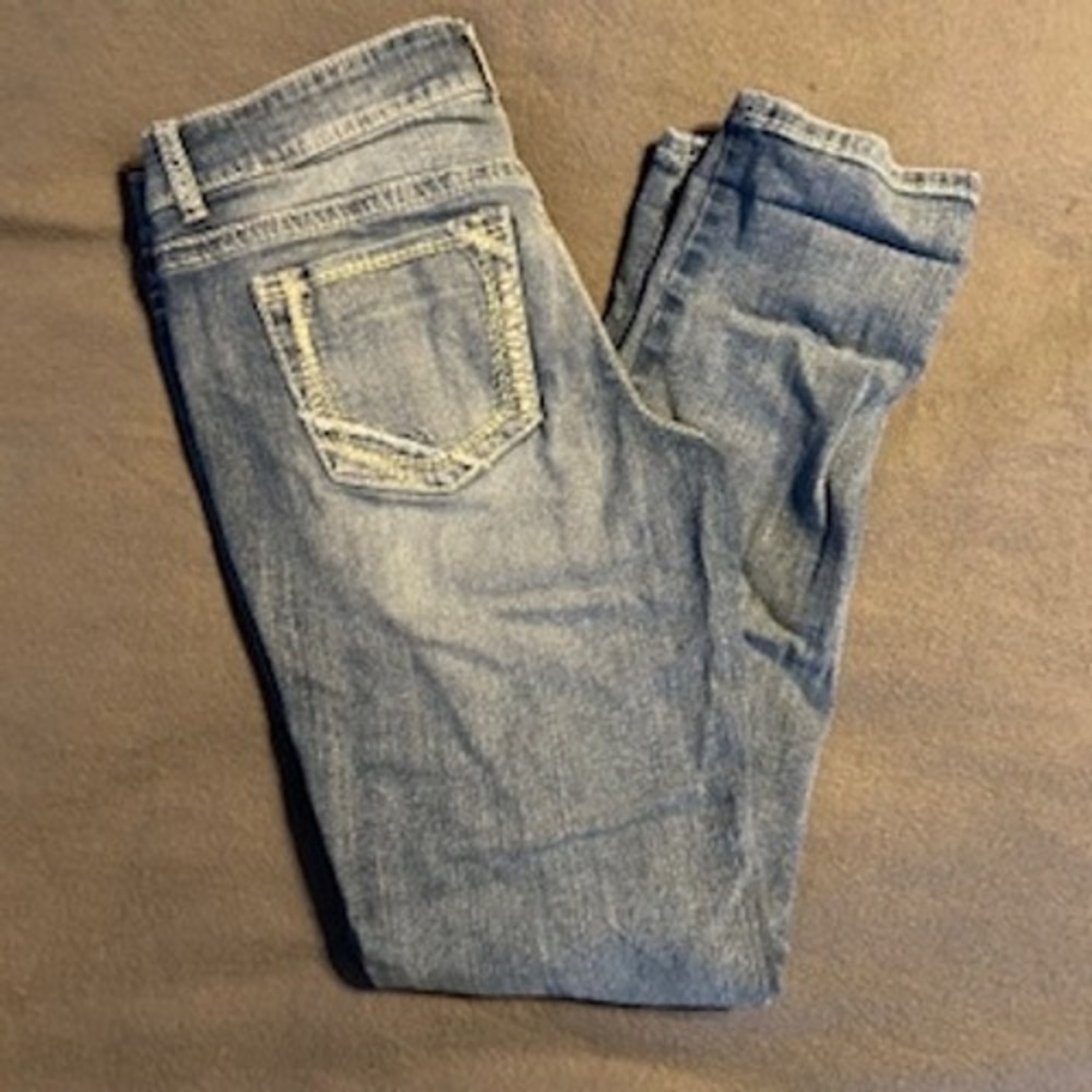 Maurices Jeans Slim Distressed Blue‎ Denim Medium Wash Thick Stitching Size 5/6